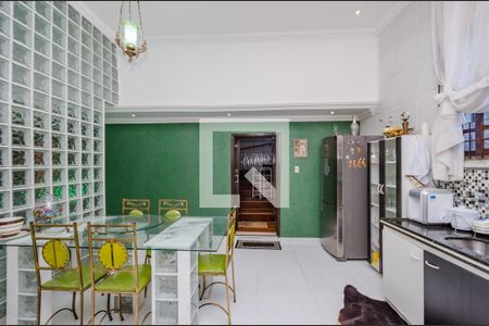 Casa à venda com 900m², 4 quartos e 3 vagas Casa à venda com 900m², 4 quartos e 3 vagasCozinha