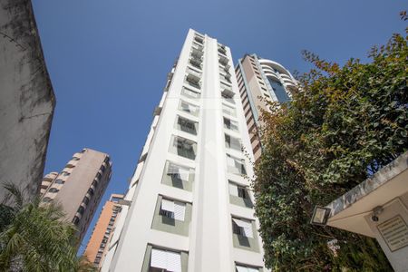 Apartamento à venda com 110m², 3 quartos e 1 vaga Apartamento à venda com 110m², 3 quartos e 1 vagaFachada