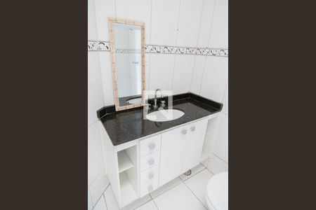 Casa de condomínio à venda com 83m², 2 quartos e 2 vagasBanheiro do Quarto 1