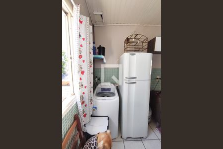 Casa à venda com 160m², 4 quartos e 1 vaga Casa à venda com 160m², 4 quartos e 1 vagaCozinha e Área de Serviço  2º piso