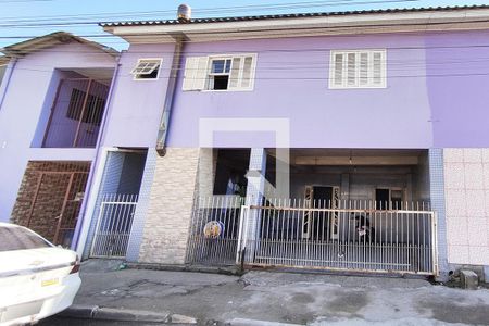 Casa à venda com 160m², 4 quartos e 1 vaga Casa à venda com 160m², 4 quartos e 1 vagaFachada