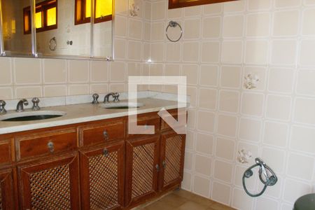 Casa para alugar com 361m², 5 quartos e 3 vagasBanheiro da Suite 1