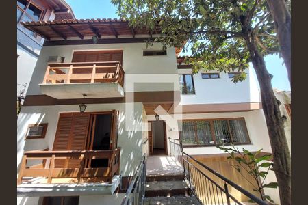 Casa para alugar com 361m², 5 quartos e 3 vagasFachada