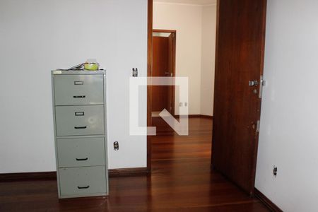 Casa para alugar com 361m², 5 quartos e 3 vagasEscritório