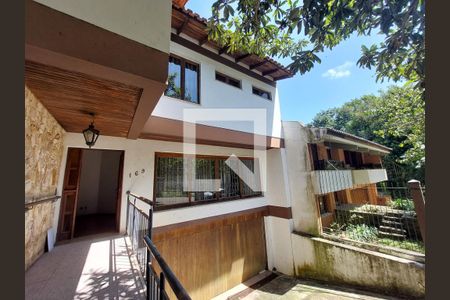 Casa para alugar com 361m², 5 quartos e 3 vagasFachada