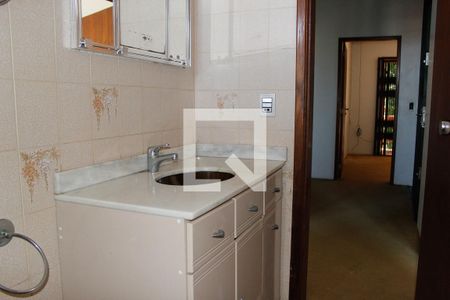 Casa para alugar com 361m², 5 quartos e 3 vagasBanheiro Social