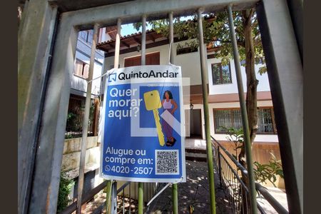Casa para alugar com 361m², 5 quartos e 3 vagasPlaca instalada no portão