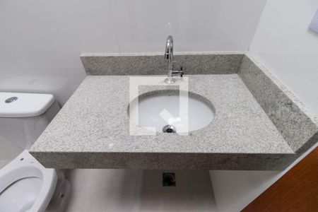 Casa à venda com 120m², 3 quartos e 2 vagas Casa à venda com 120m², 3 quartos e 2 vagasBanheiro da Suíte