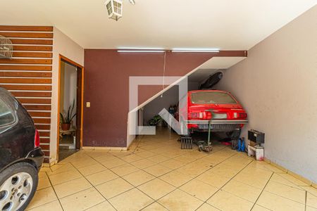 Casa à venda com 150m², 3 quartos e 5 vagas Casa à venda com 150m², 3 quartos e 5 vagasGaragem