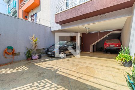 Casa à venda com 150m², 3 quartos e 5 vagas Casa à venda com 150m², 3 quartos e 5 vagasGaragem