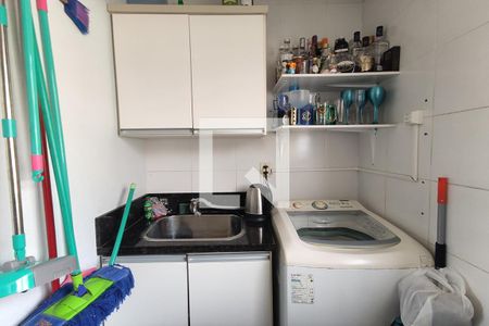 Apartamento à venda com 47m², 2 quartos e 1 vaga Apartamento à venda com 47m², 2 quartos e 1 vagaCozinha e Área de Serviço