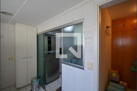 Apartamento à venda com 270m², 3 quartos e 4 vagas Apartamento à venda com 270m², 3 quartos e 4 vagasArea de Serviço