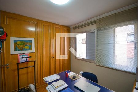 Apartamento à venda com 270m², 3 quartos e 4 vagas Apartamento à venda com 270m², 3 quartos e 4 vagasQuarto 1