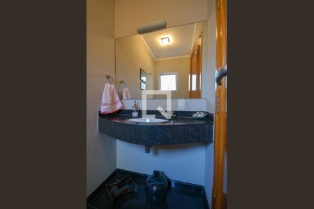 Apartamento à venda com 270m², 3 quartos e 4 vagas Apartamento à venda com 270m², 3 quartos e 4 vagasLavabo