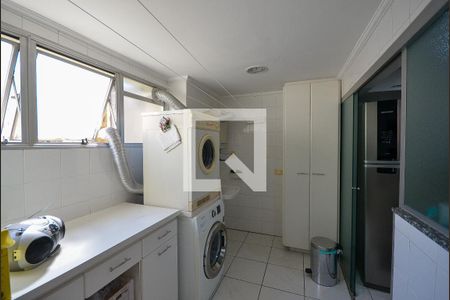 Apartamento à venda com 270m², 3 quartos e 4 vagas Apartamento à venda com 270m², 3 quartos e 4 vagasArea de Serviço