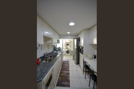 Apartamento à venda com 270m², 3 quartos e 4 vagas Apartamento à venda com 270m², 3 quartos e 4 vagasCozinha