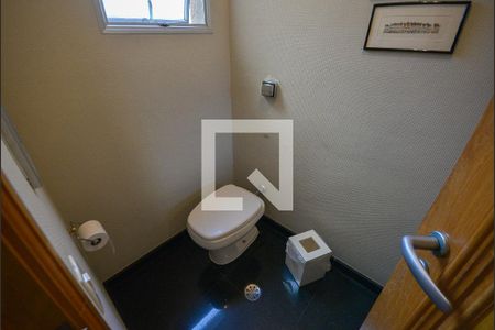 Apartamento à venda com 270m², 3 quartos e 4 vagas Apartamento à venda com 270m², 3 quartos e 4 vagasLavabo