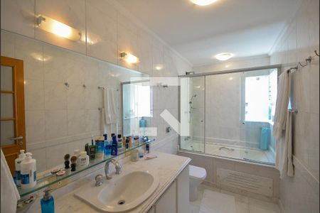 Apartamento à venda com 270m², 3 quartos e 4 vagas Apartamento à venda com 270m², 3 quartos e 4 vagasSuite Quarto 2