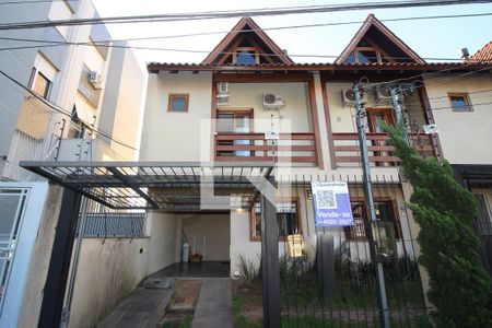 Casa de condomínio à venda com 137m², 3 quartos e 2 vagas Casa de condomínio à venda com 137m², 3 quartos e 2 vagasFachada