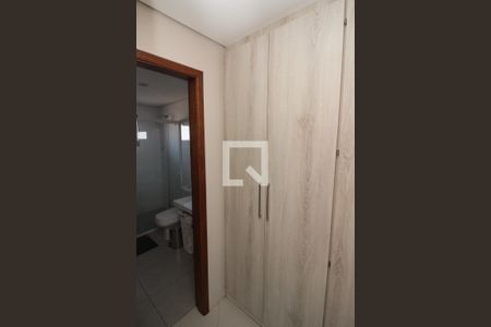 Casa de condomínio à venda com 137m², 3 quartos e 2 vagas Casa de condomínio à venda com 137m², 3 quartos e 2 vagasCloset da suíte