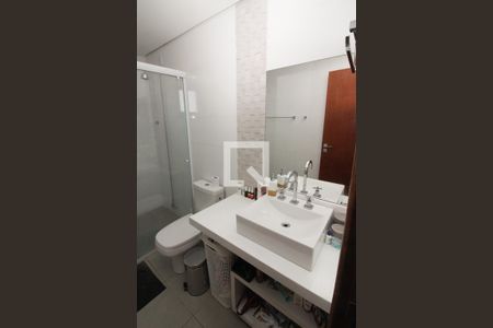 Casa de condomínio à venda com 137m², 3 quartos e 2 vagas Casa de condomínio à venda com 137m², 3 quartos e 2 vagasBanheiro da Suíte