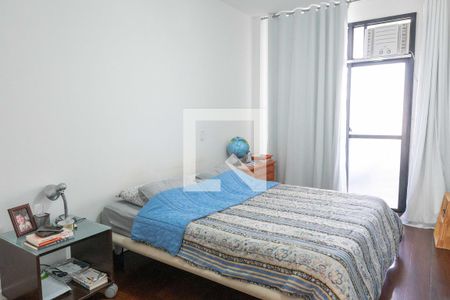 Apartamento à venda com 140m², 3 quartos e 2 vagas Apartamento à venda com 140m², 3 quartos e 2 vagasSuíte