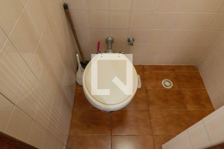 Apartamento à venda com 140m², 3 quartos e 2 vagas Apartamento à venda com 140m², 3 quartos e 2 vagasBanheiro de Serviço