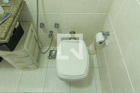 Apartamento à venda com 140m², 3 quartos e 2 vagas Apartamento à venda com 140m², 3 quartos e 2 vagasBanheiro Social