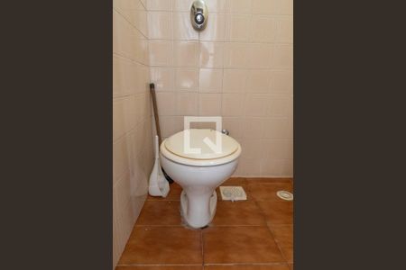 Apartamento à venda com 140m², 3 quartos e 2 vagas Apartamento à venda com 140m², 3 quartos e 2 vagasBanheiro de Serviço