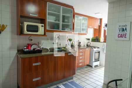 Apartamento à venda com 140m², 3 quartos e 2 vagas Apartamento à venda com 140m², 3 quartos e 2 vagasCozinha