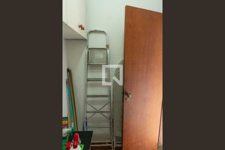 Apartamento à venda com 140m², 3 quartos e 2 vagas Apartamento à venda com 140m², 3 quartos e 2 vagasQuarto de Serviço