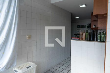 Apartamento à venda com 140m², 3 quartos e 2 vagas Apartamento à venda com 140m², 3 quartos e 2 vagasÁrea de Serviço