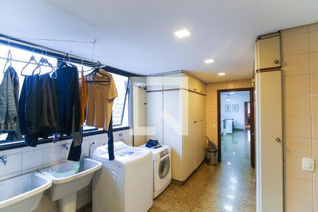 Apartamento à venda com 370m², 3 quartos e 6 vagas Apartamento à venda com 370m², 3 quartos e 6 vagasÁrea de Serviço