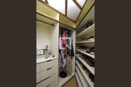 Apartamento à venda com 211m², 3 quartos e 3 vagasCloset da suíte 3