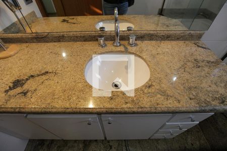 Apartamento à venda com 211m², 3 quartos e 3 vagasBanheiro da Suíte 1