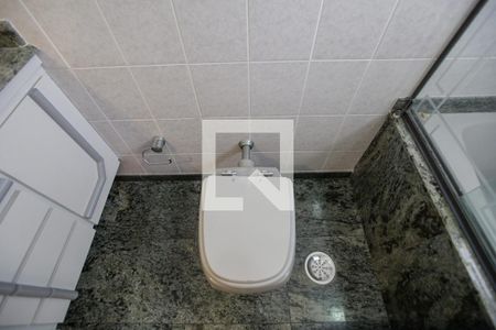 Apartamento à venda com 211m², 3 quartos e 3 vagasBanheiro da Suíte 2