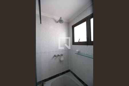 Apartamento à venda com 211m², 3 quartos e 3 vagasBanheiro da Suíte 2