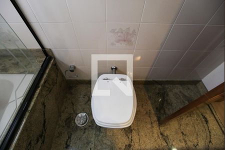 Apartamento à venda com 211m², 3 quartos e 3 vagasBanheiro da Suíte 1