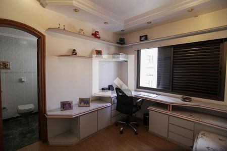 Apartamento à venda com 211m², 3 quartos e 3 vagasSuíte 2