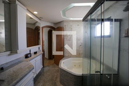 Apartamento à venda com 211m², 3 quartos e 3 vagasBanheiro da Suíte 3