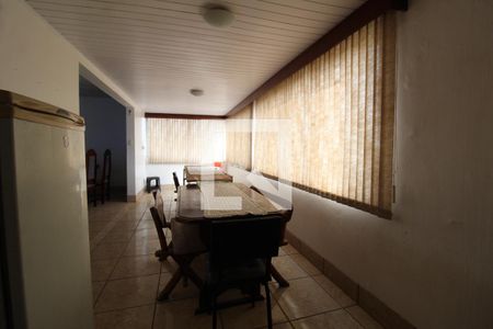 Casa à venda com 364m², 6 quartos e 4 vagassalão de festas 