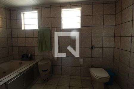 Casa à venda com 364m², 6 quartos e 4 vagasBanheiro da Suíte