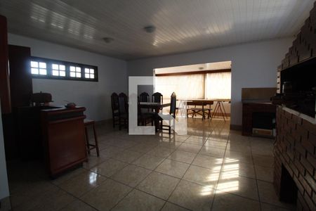 Casa à venda com 364m², 6 quartos e 4 vagasSalão de Festas