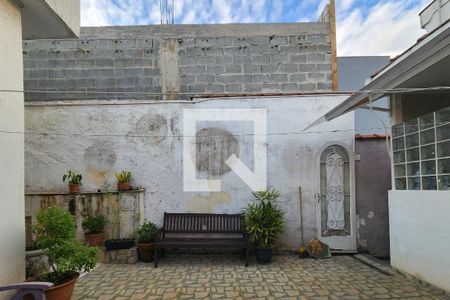 Casa à venda com 110m², 2 quartos e 1 vagaQuintal