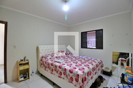 Casa à venda com 237m², 4 quartos e 4 vagasQuarto 2