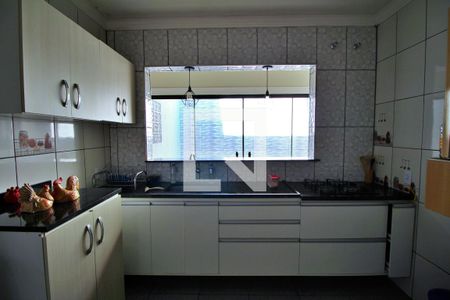 Casa à venda com 237m², 4 quartos e 4 vagasCozinha