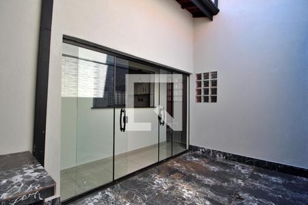 Casa à venda com 237m², 4 quartos e 4 vagasÁrea de sol