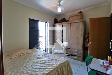 Casa à venda com 237m², 4 quartos e 4 vagasQuarto 4 (suíte)