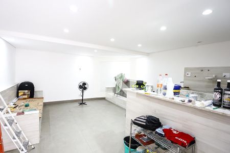 Apartamento à venda com 200m², 3 quartos e 3 vagas Apartamento à venda com 200m², 3 quartos e 3 vagasExtensão da garagem