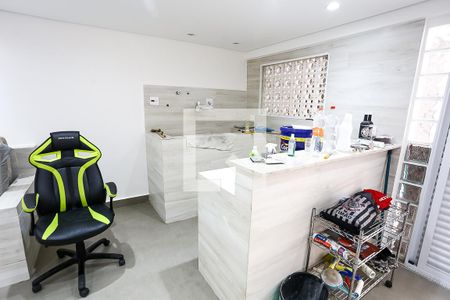 Apartamento à venda com 200m², 3 quartos e 3 vagas Apartamento à venda com 200m², 3 quartos e 3 vagasExtensão da garagem